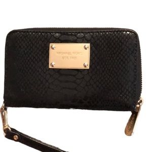 Micheal Kors black reptile embossed wristlet with dividers & card slots